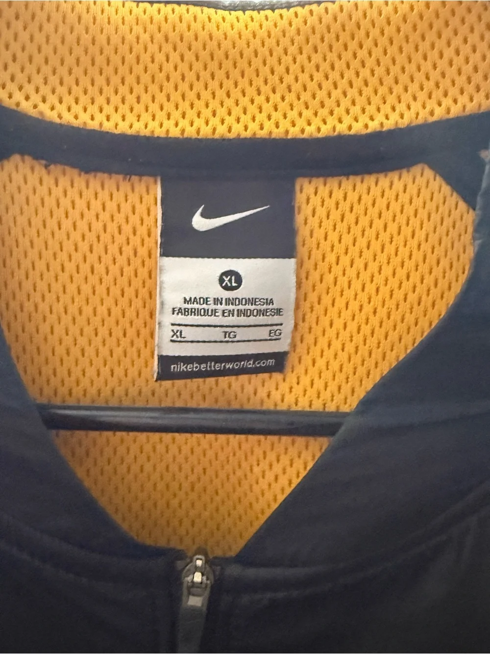 Men’s Nike Iowa Hawkeyes light weight vest